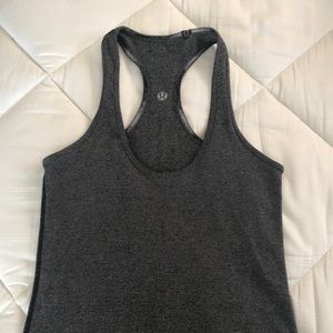 LULULEMON SIZE 4 TOP